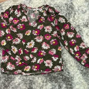 Super cute flower blouse size XS